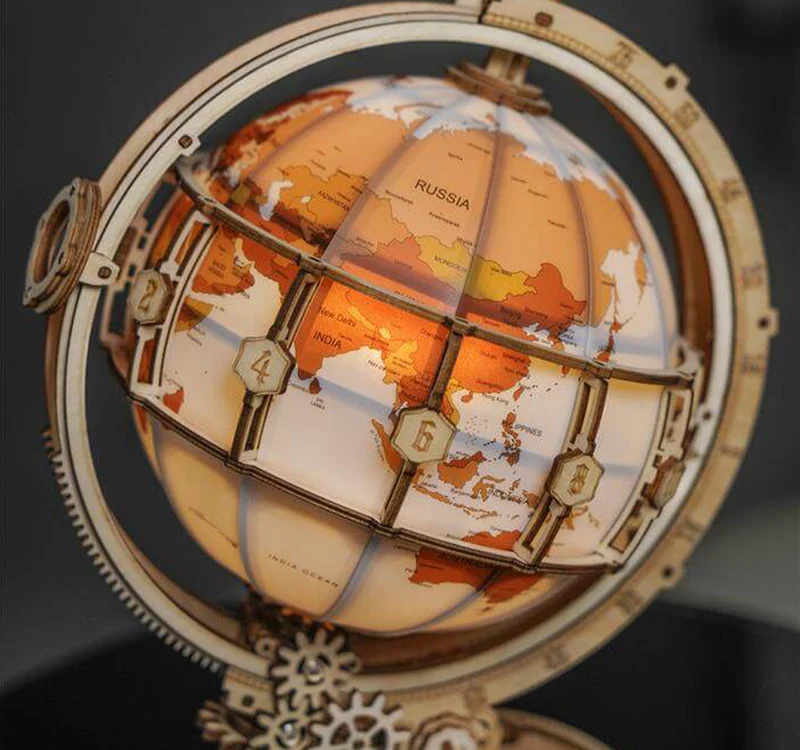 Luminous Globus