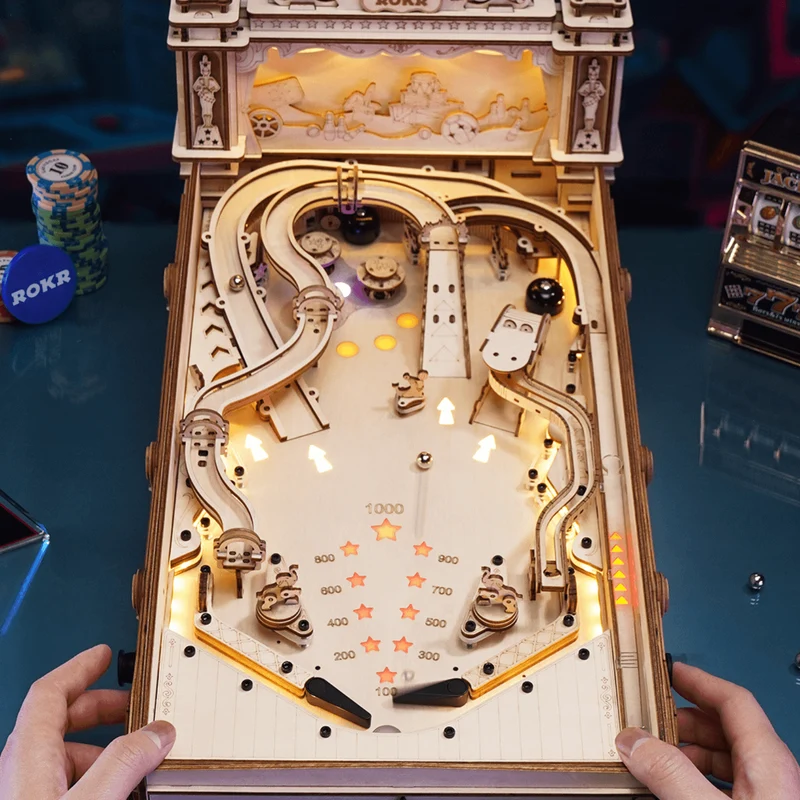 Pinball-Maschine aus Holz | 3D-Flipper