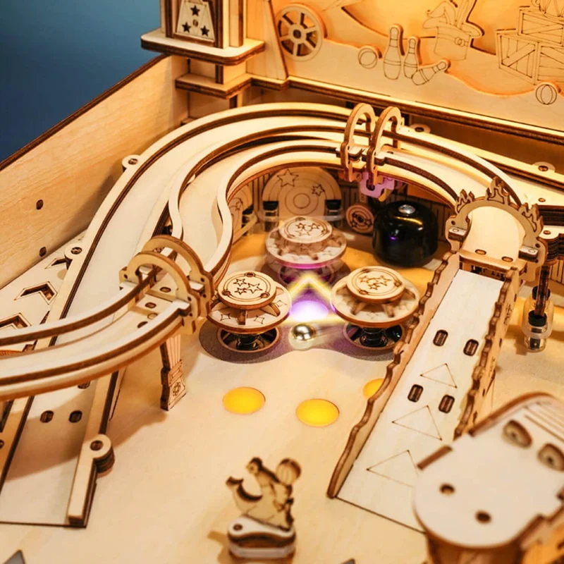 Pinball-Maschine aus Holz | 3D-Flipper