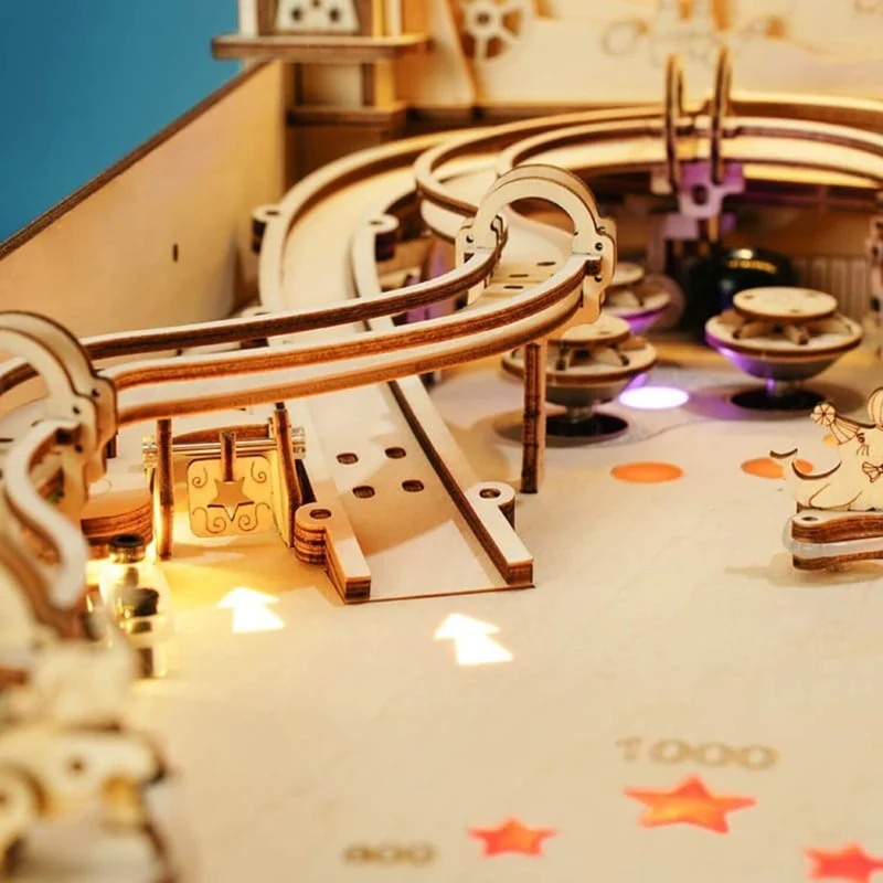 Pinball-Maschine aus Holz | 3D-Flipper
