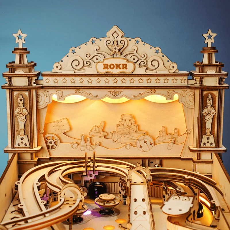 Pinball-Maschine aus Holz | 3D-Flipper