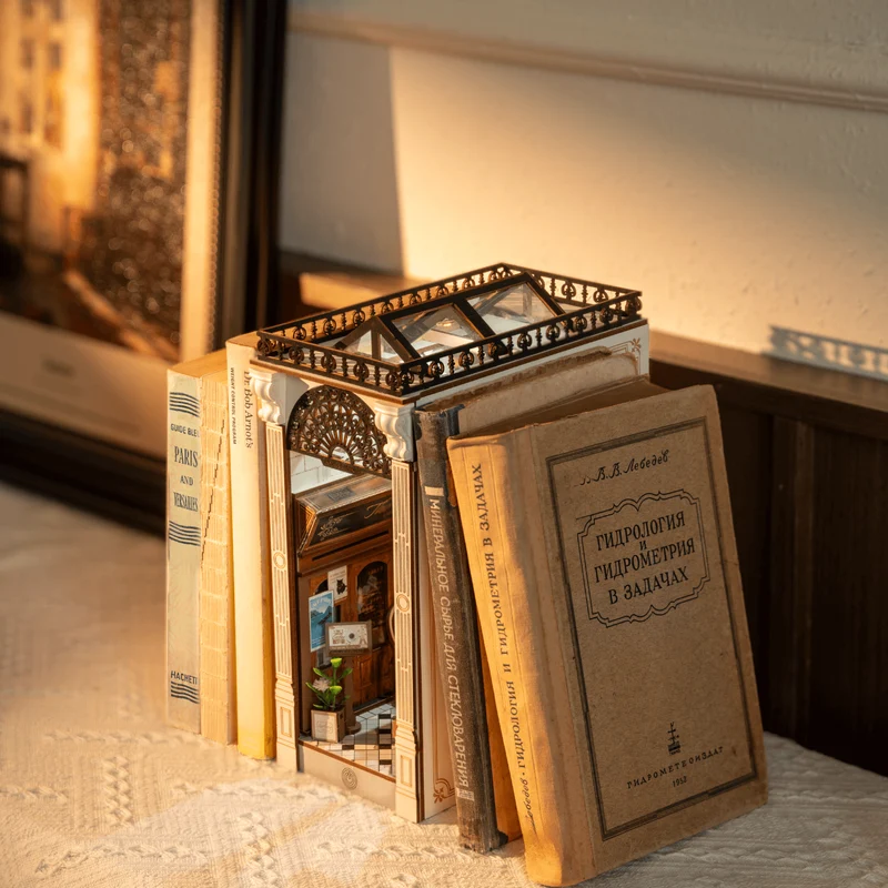 Arcade Dating | Book Nook