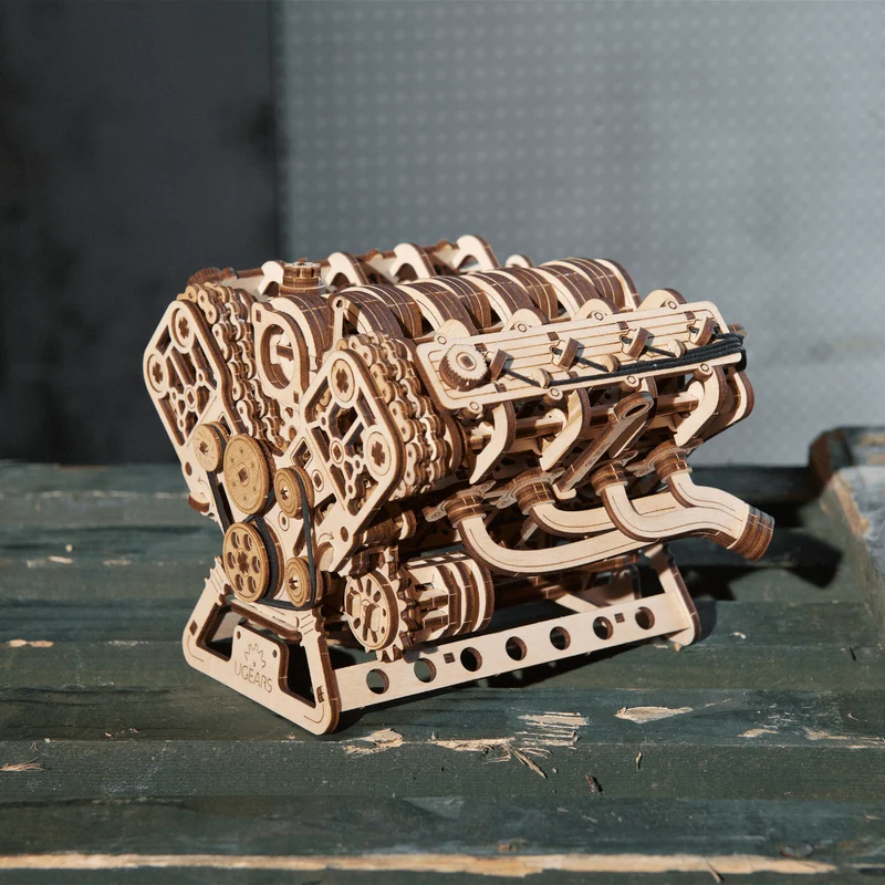 V8-Motor Maßstab 1:6