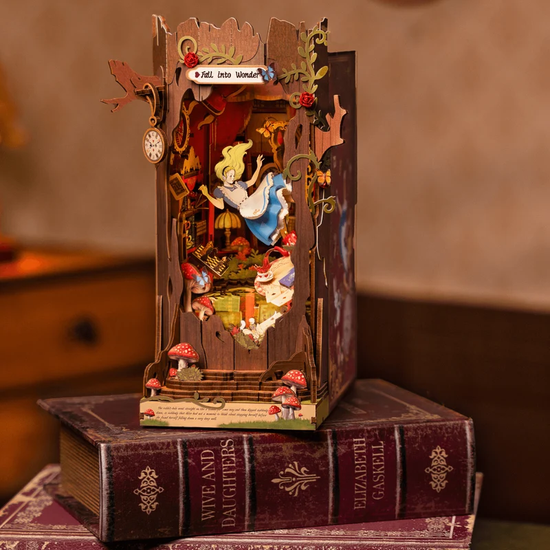 Alice Adventure | Book Nook