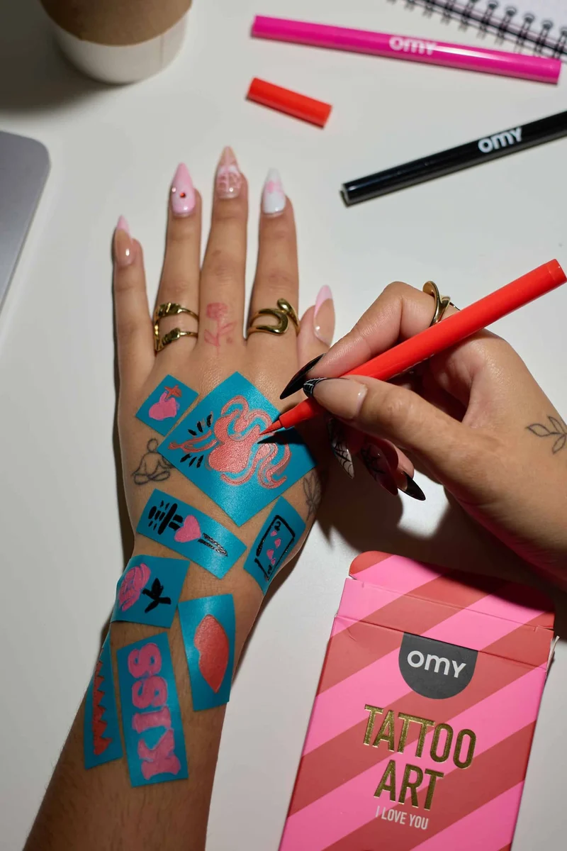 Set mit 3 Markern zum Erstellen von Tattoos – I love you