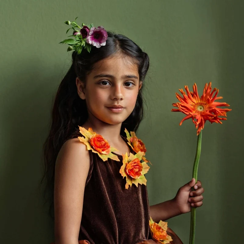 Kostüm – Tüllkleid mit Blumen und Hut, Hexe Sabrina, 3–4 Jahre