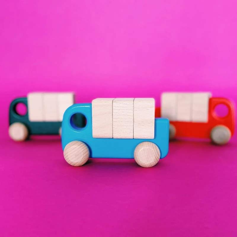 Kinderspielzeug | LKW mit Blöcken