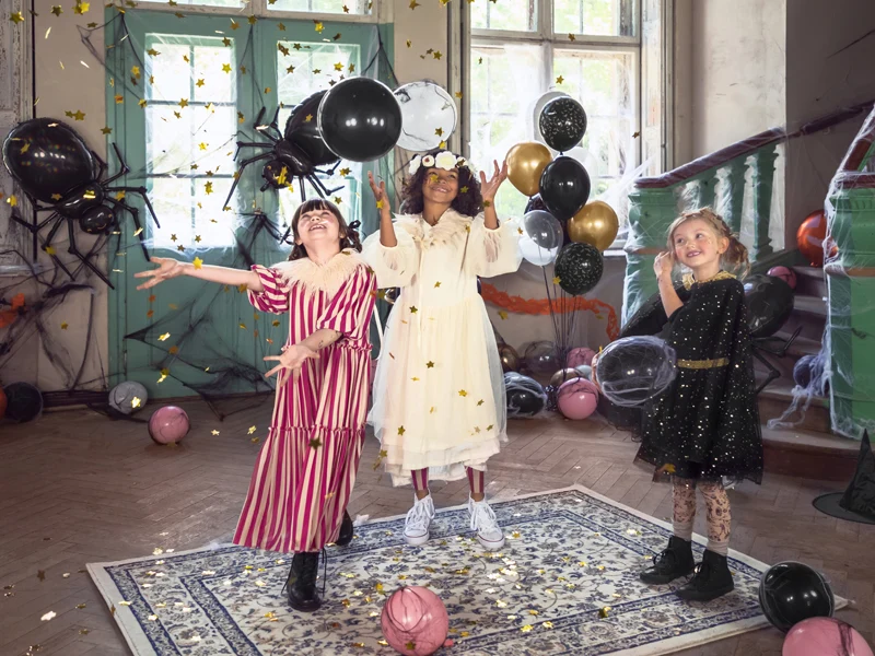 Outfit für Mädchen – Universeller schwarzer Umhang