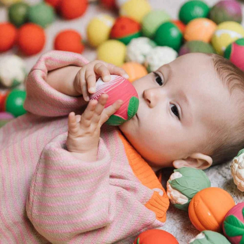 Sensorische Bälle für Babys – Gemüsesalat