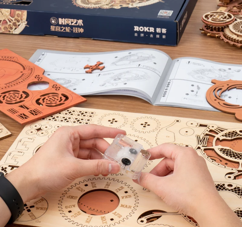 Zodiac Wanduhr & Kalender