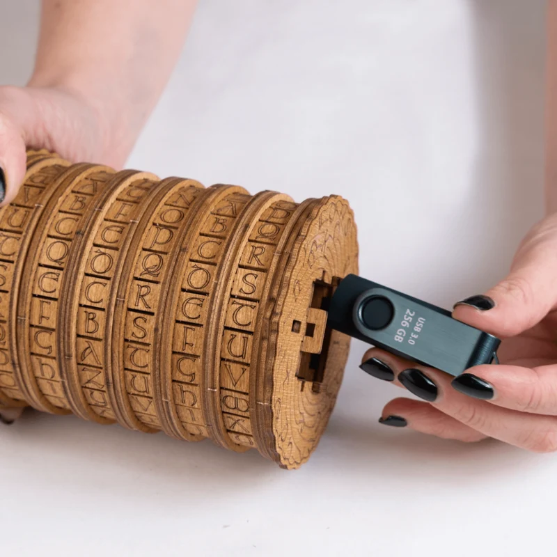 Cryptex