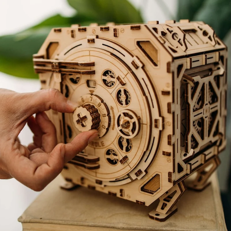 GEARED SAFE - fantastischer Holztresor