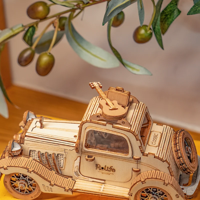 Vintage Auto mit Gitarre