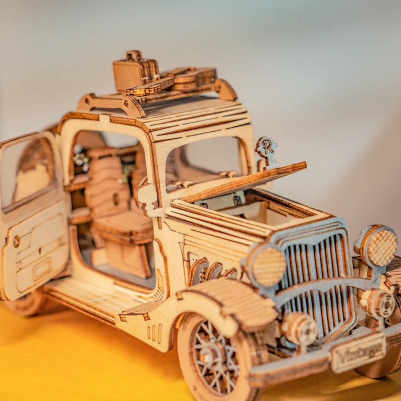 Vintage Auto mit Gitarre