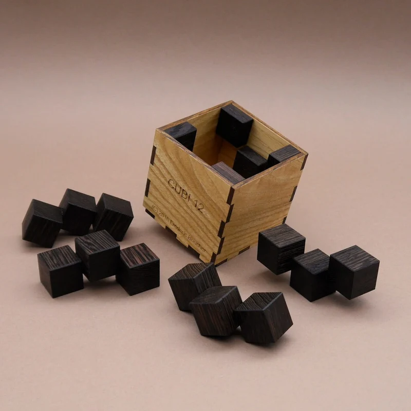 CUBI 12 - edles Knobelspiel