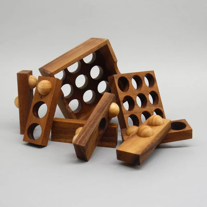9 Loch Puzzle XL - reizvolles Geduldsspiel