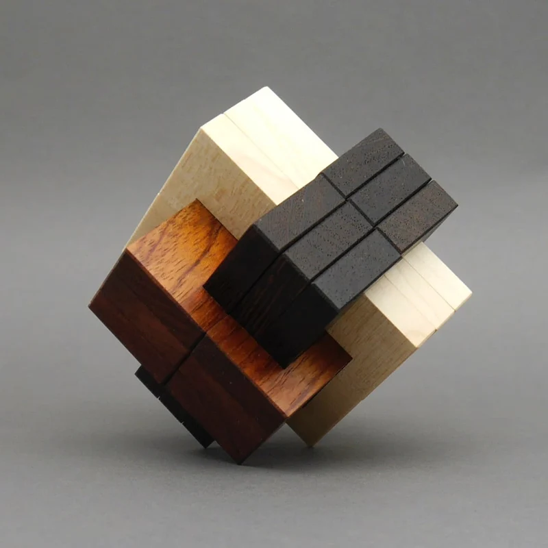 OUT OF CENTER - sehr schwieriges Puzzle