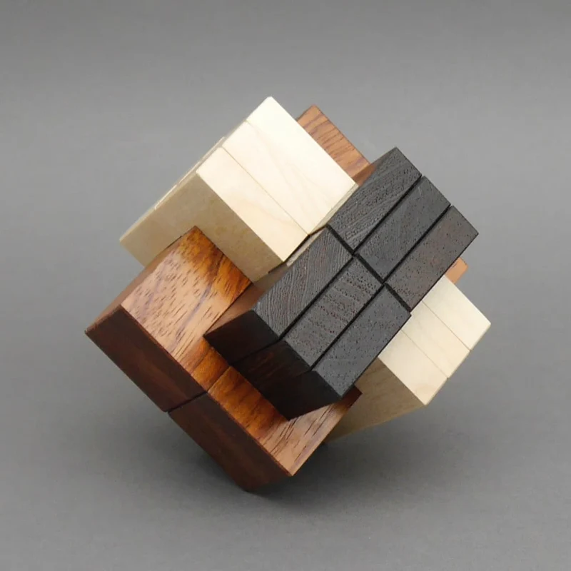 OUT OF CENTER - sehr schwieriges Puzzle