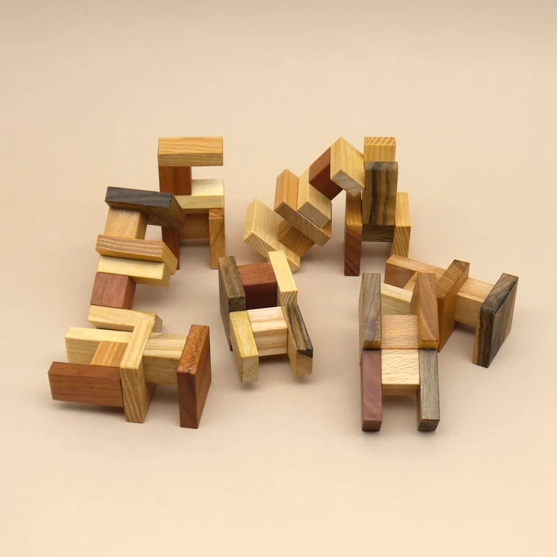 TWO U - schwieriges Interlocking-Puzzle