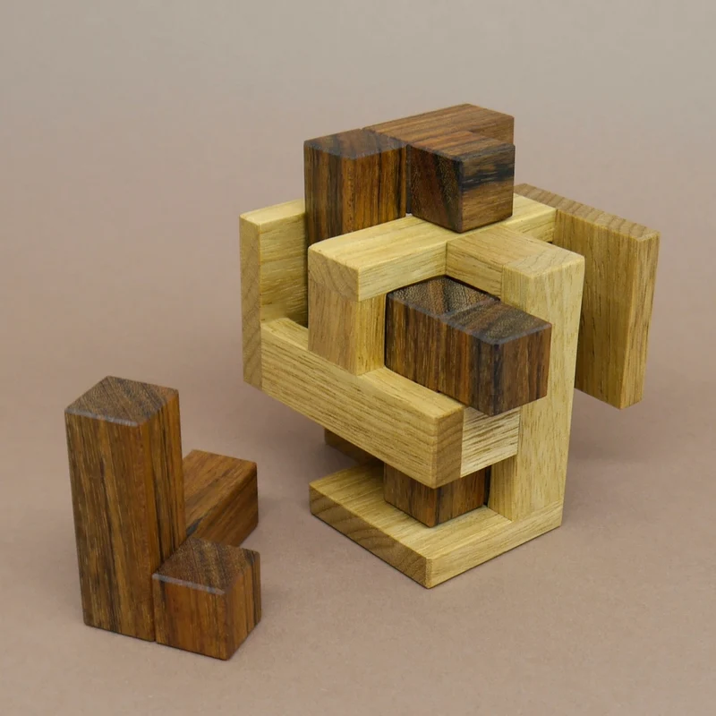 TIGRIDIA - schwieriges Interlocking Holzpuzzle