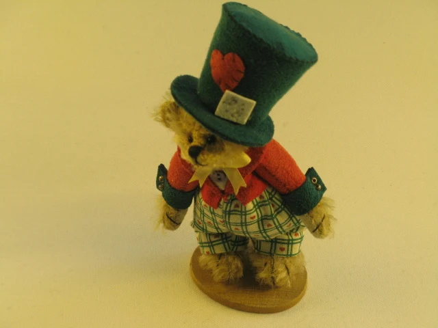 Teddy Hermann - Madhatter von Deb Canham - 8 cm
