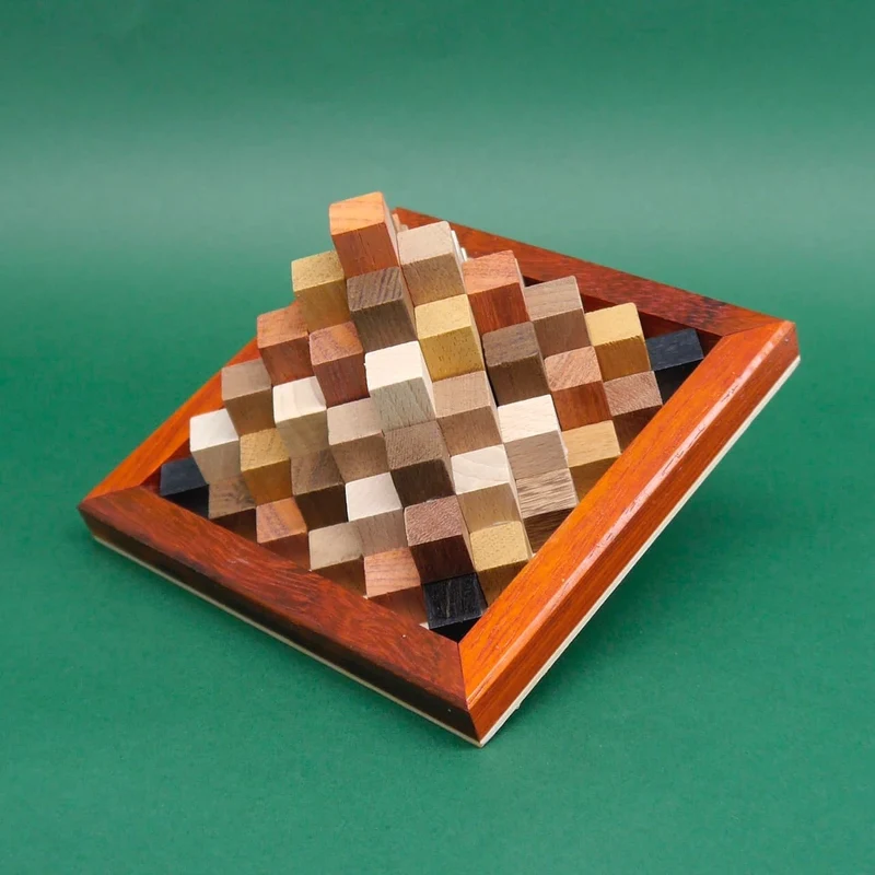 CRISTAL PYRAMIDE - herausforderndes Puzzle