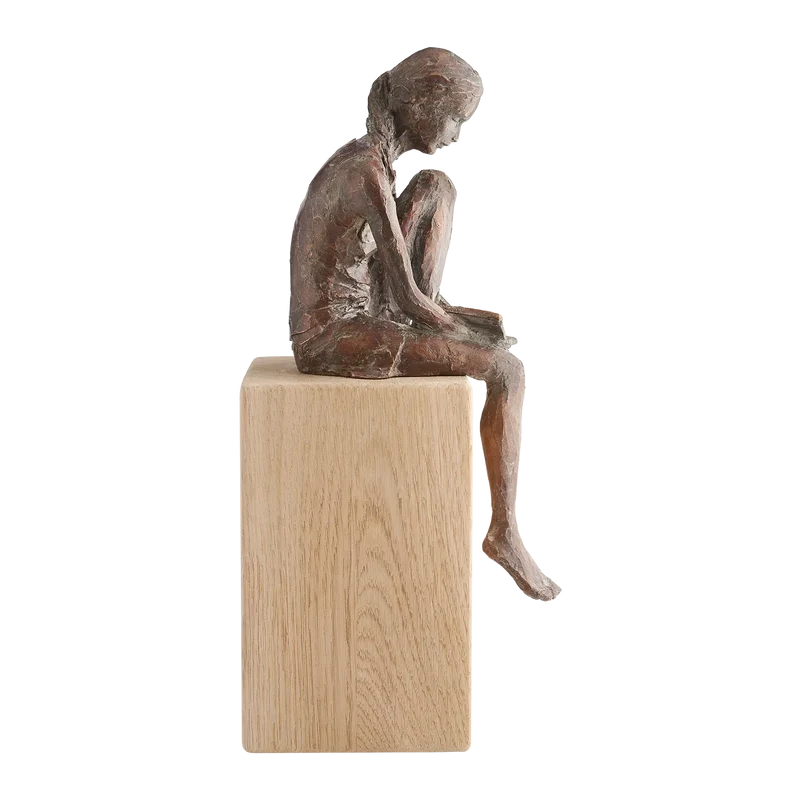"Lesende", Bronze, mit Eichensockel