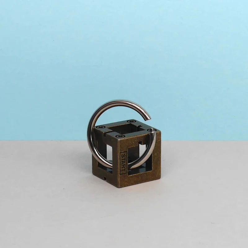 HUZZLE CAST BOX - spannendes Rätsel