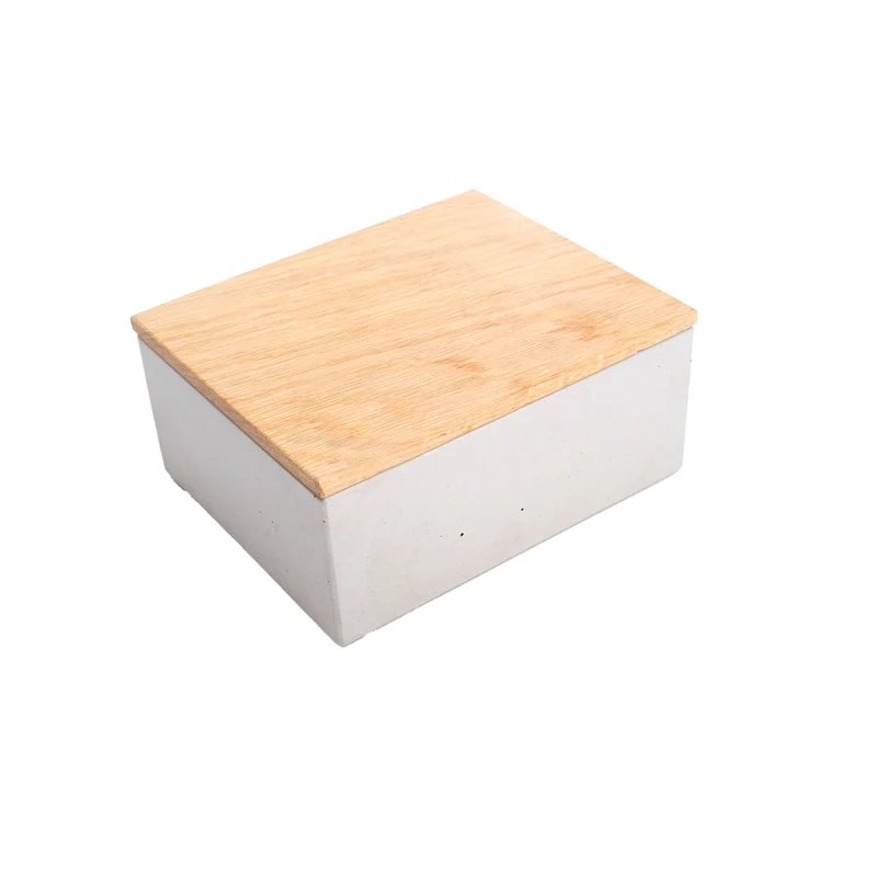 Aufbewahrungsbox mit Eichenholzdeckel