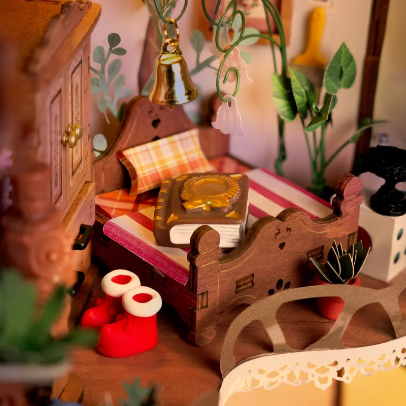 Robotime Fairytale Tree House DG179