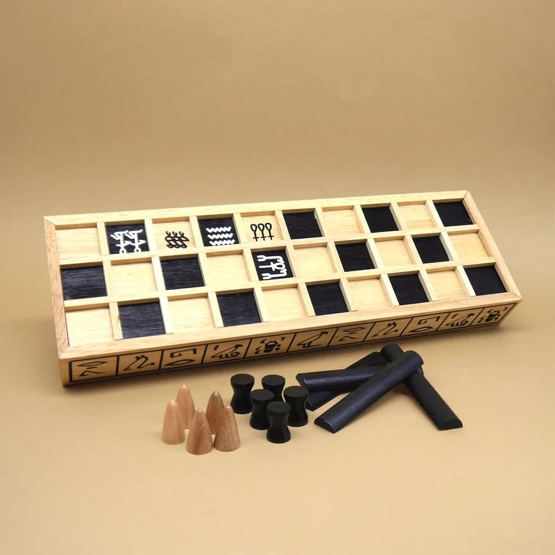 SENET - antikes, altägyptisches Brettspiel