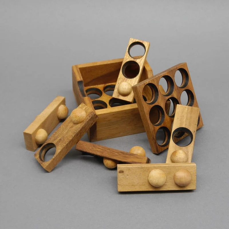 9 LOCH PUZZLE - mittelschweres Holzpuzzle