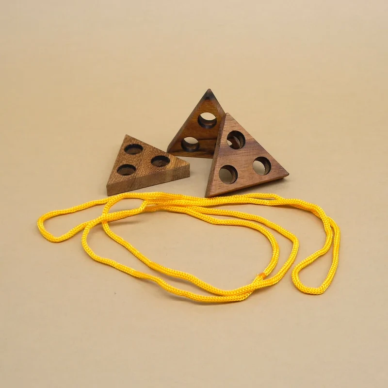 TRIANGELPUZZLE - einfaches Schnurpuzzle