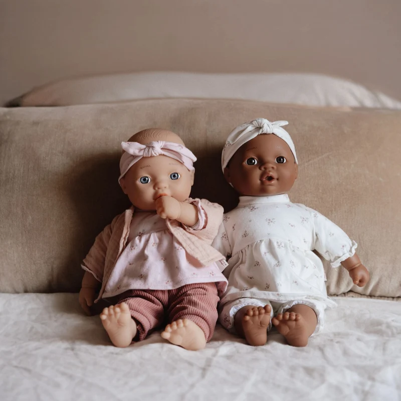 Babypuppe Lily mit Zubehör – Spielpuppe ab 18 Monaten