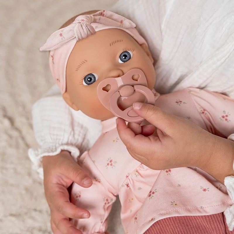 Babypuppe Lily mit Zubehör – Spielpuppe ab 18 Monaten