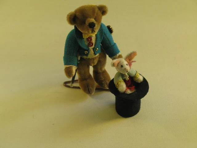 Teddy Hermann - Zauberer mit Hut und Hase