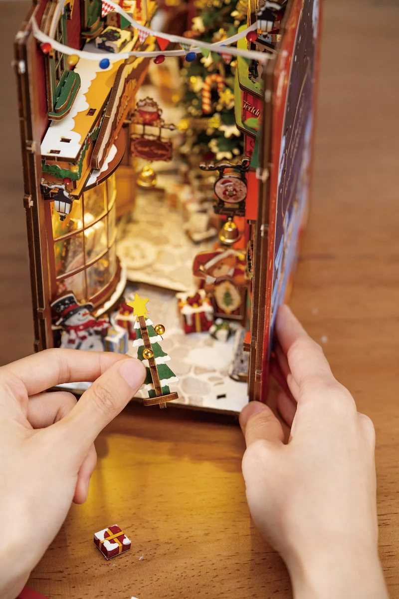 Robotime Book Nook Christmas Street TGC06