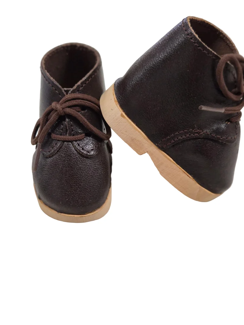 Puppen Schuhe aus Holz und Leder