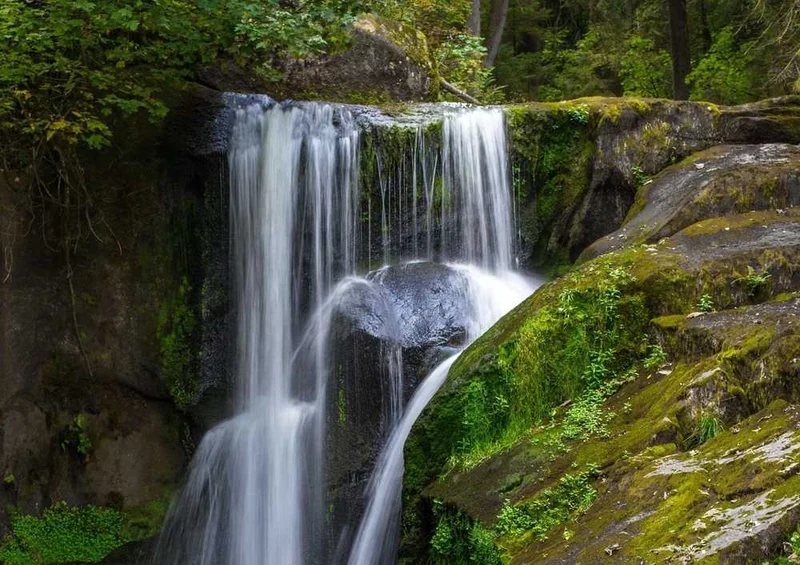 48005 Natur - Wasserfall Puzzle