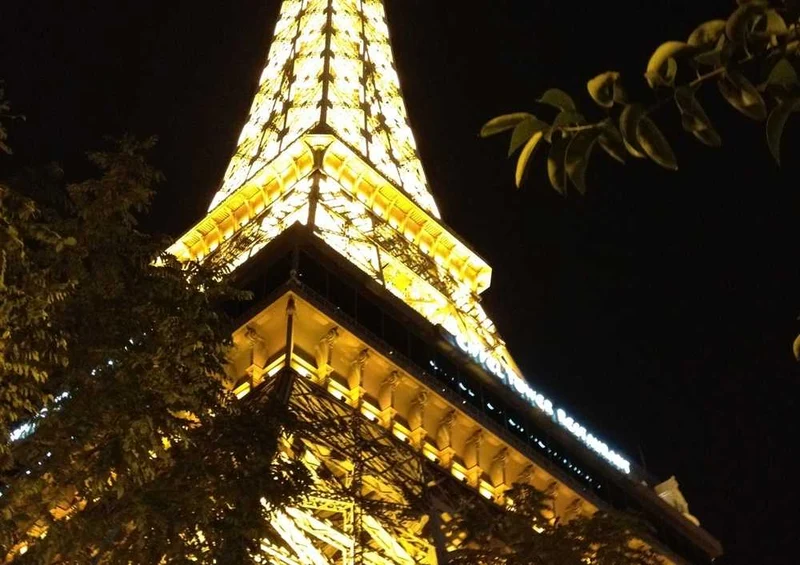 54387 Hintergründe - Eiffel Puzzle