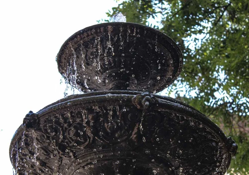 51786 Hintergründe - Brunnen Puzzle