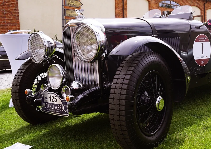 51796 Hintergründe - Oldtimer Puzzle