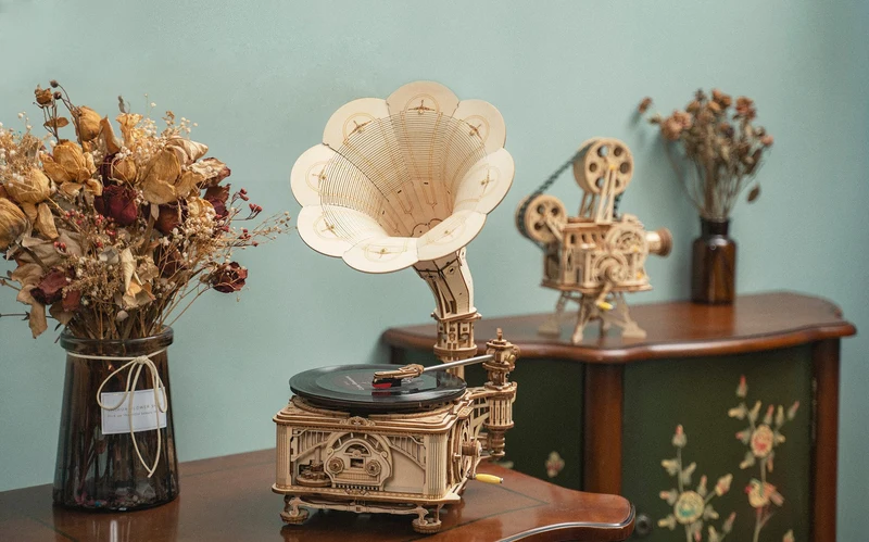 Robotime Classical Gramophone LKB01