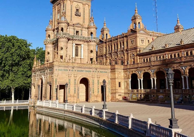 57204 Religion - Plaza España Puzzle