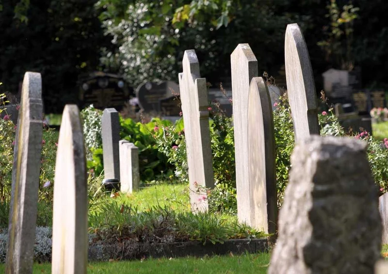 57498 Religion - Friedhof Puzzle