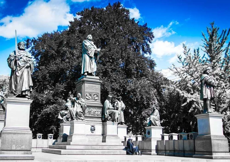 56893 Religion - Monument Puzzle
