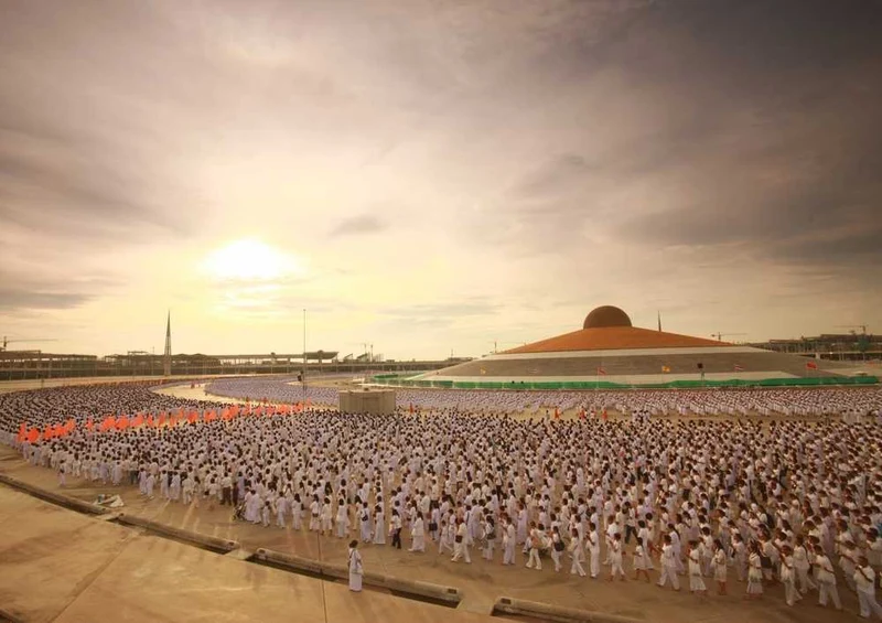 58326 Religion - Wat Phra Dhammakaya Puzzle