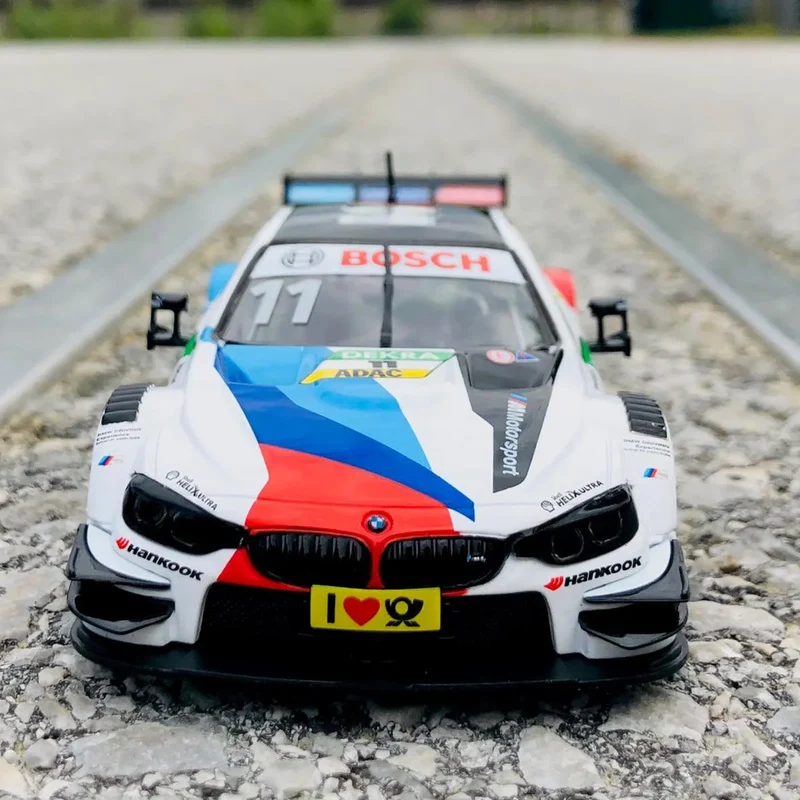 Carrera - BMW M4 DTM - M.Wittmann No.11 - - 20030881