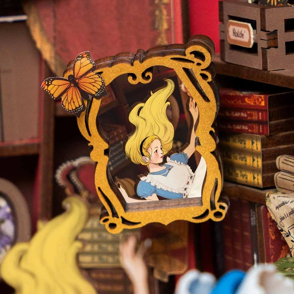 Book Nook - Alice Adventure - Fall Into Wonder (Wood)