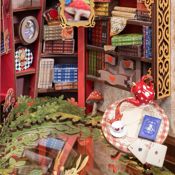 Book Nook - Alice Adventure - Fall Into Wonder (Wood)